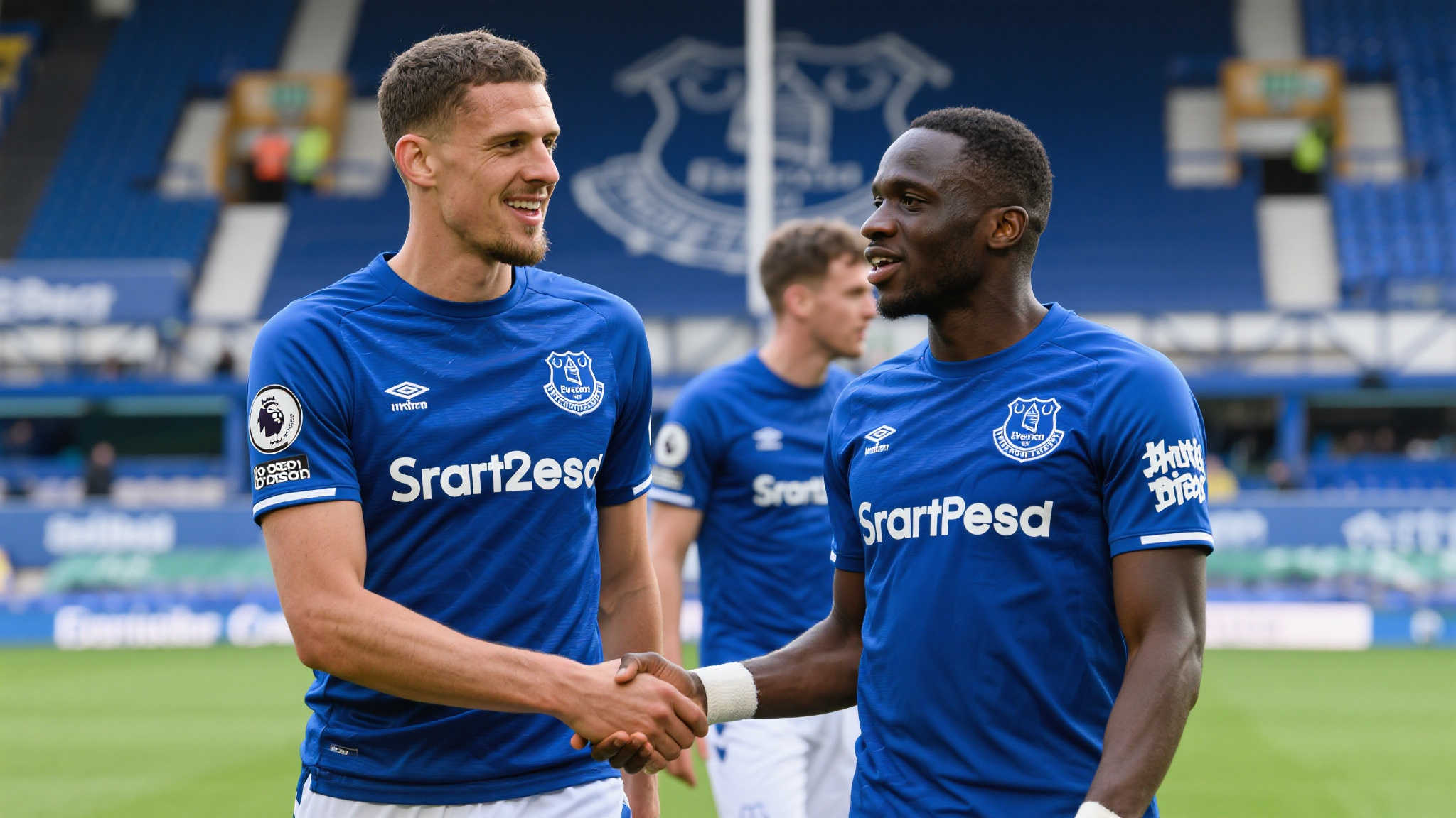 埃弗顿转会繁忙,与布兰斯维特和盖耶续约谈判进行中 在英超风云变幻的背景下,季中转会期的每一个决定都可